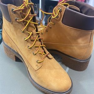 Women’s new timberland boots with box